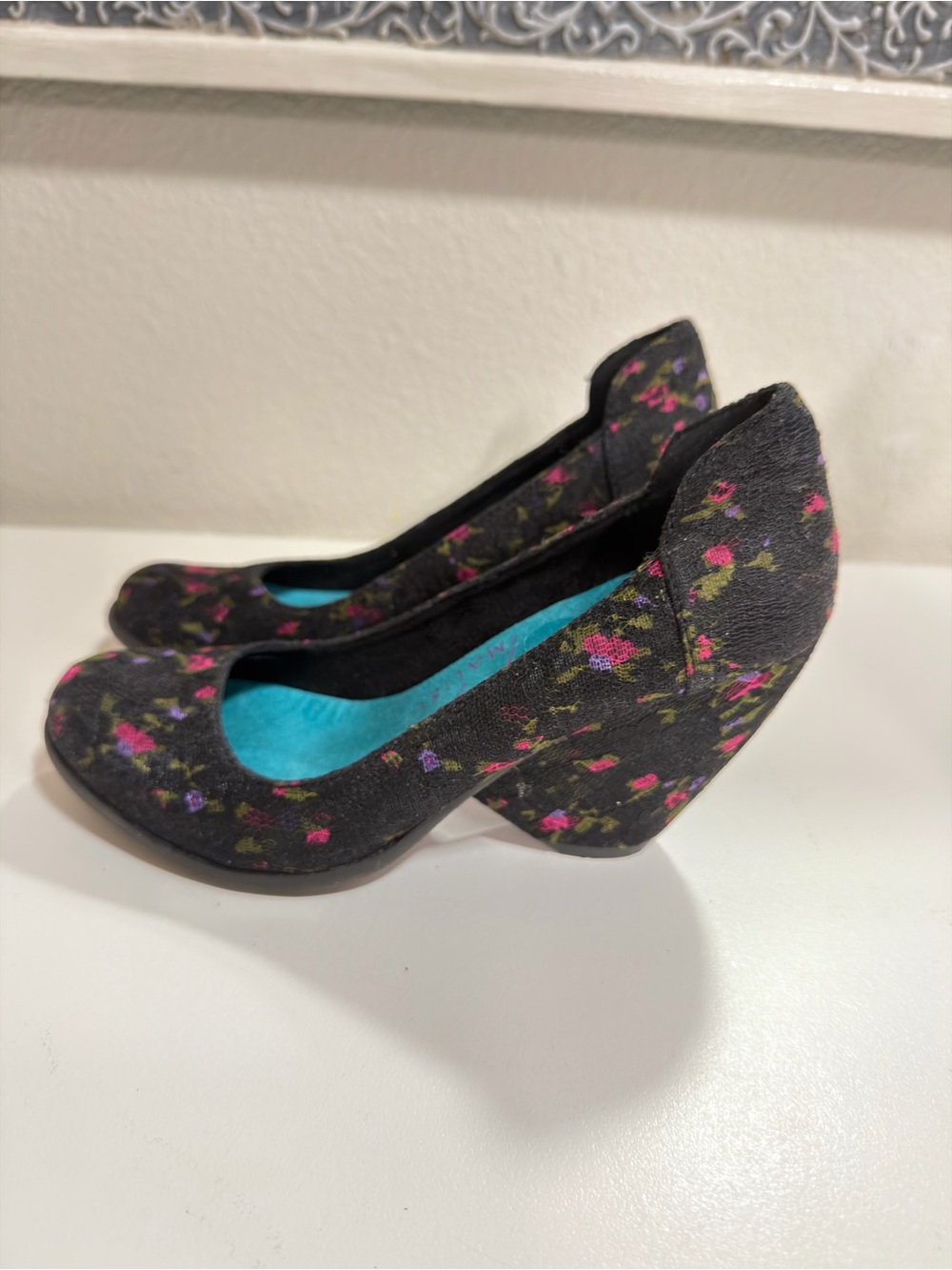 Black Floral Block Heel Pumps with Pink Accent